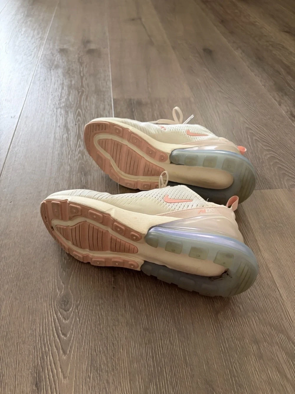 Nike Women's Light Cream and Peach Air Max 270 Sneakers